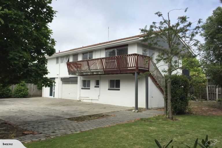 Photo of property in 12 Moorpark Place, Ilam, Christchurch, 8041