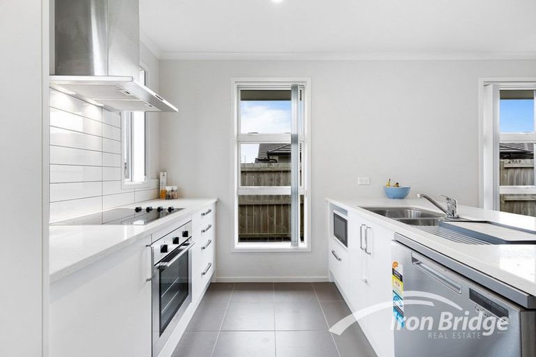 Photo of property in 8 Aviation Street, Takanini, 2112