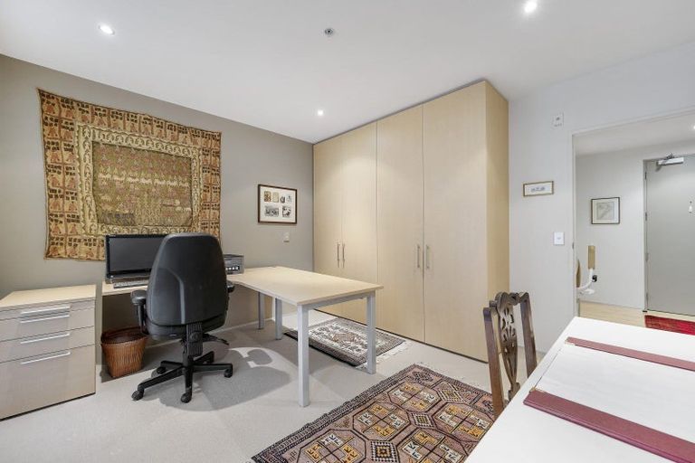Photo of property in Sanctum Apartment, 10 Ebor Street, Te Aro, Wellington, 6011