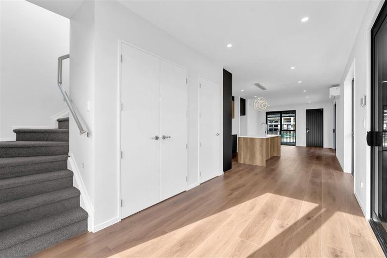 Photo of property in 16 Waimarie Drive, Karaka, 2578