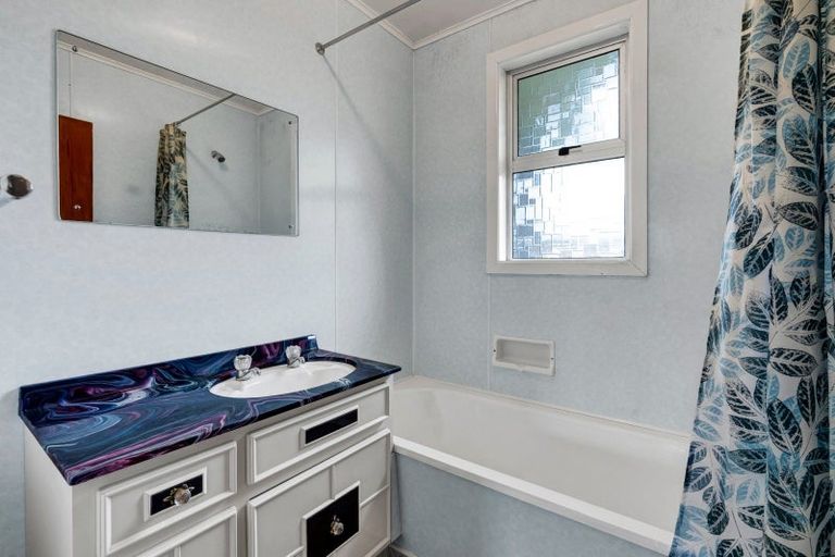 Photo of property in 38 Cowling Road, Hurdon, New Plymouth, 4310