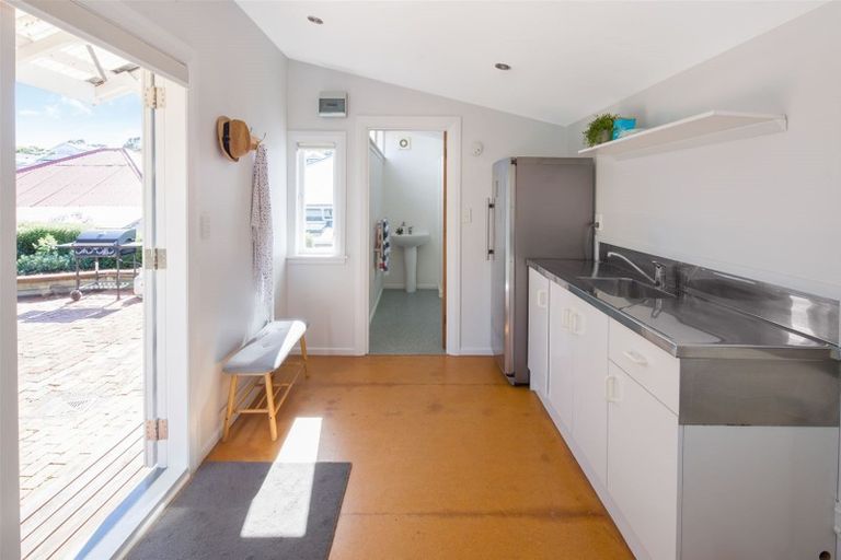 Photo of property in 3 Randwick Road, Northland, Wellington, 6012