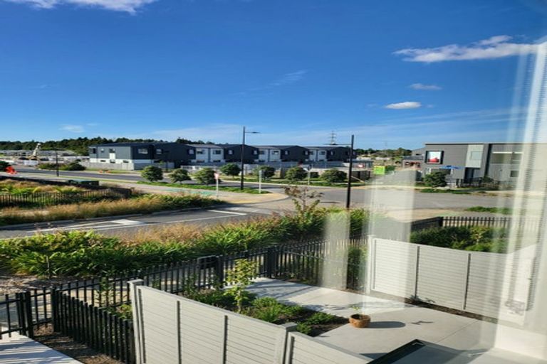 Photo of property in 6 Port Way, Rosehill, Papakura, 2113