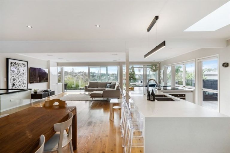 Photo of property in 2/65 Park Rise, Campbells Bay, Auckland, 0630