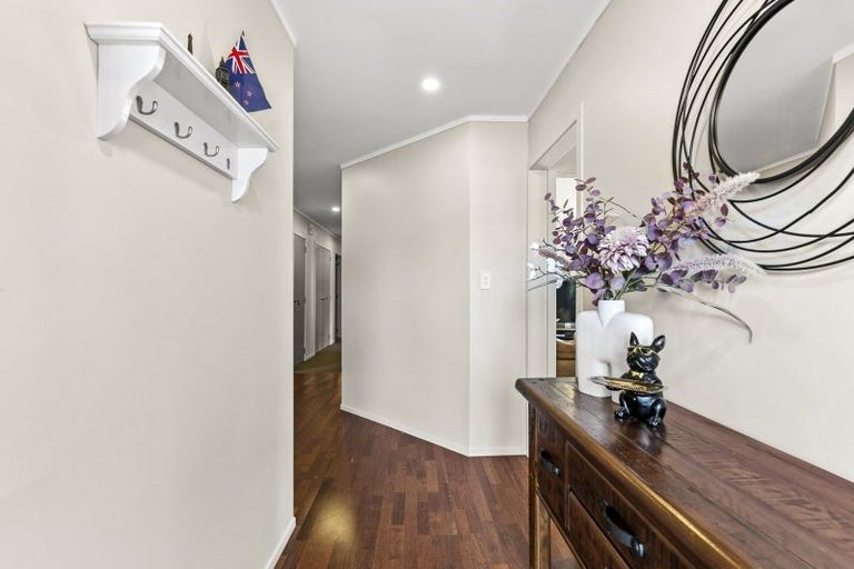 Photo of property in 23 Heta Road, Highlands Park, New Plymouth, 4312