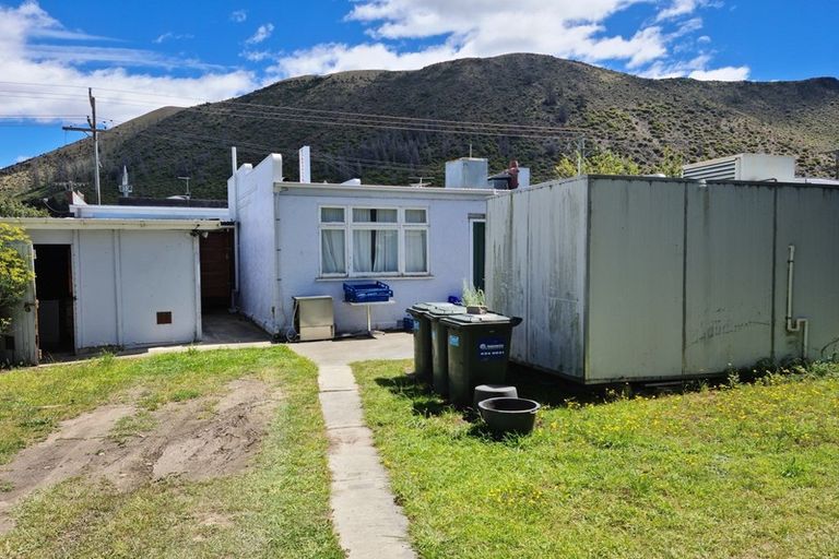 Photo of property in 12 Bledisloe Street, Kurow, 9435