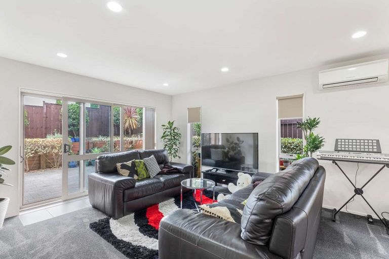 Photo of property in 5 Kouras Place, Flat Bush, Auckland, 2016