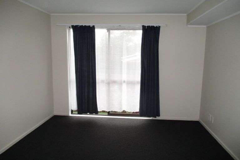 Photo of property in 22 Glen Close, Glen Eden, Auckland, 0602