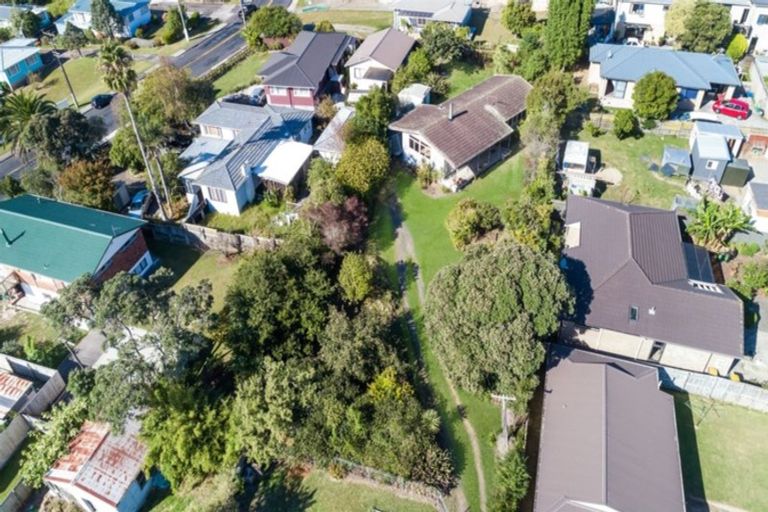 Photo of property in 1 Archlynn Road, Kelston, Auckland, 0602