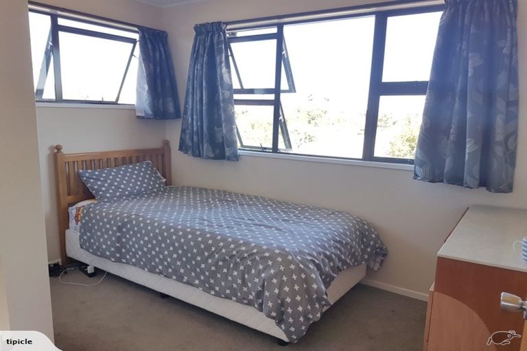 Photo of property in 122 Kippenberger Avenue, Rangiora, 7400