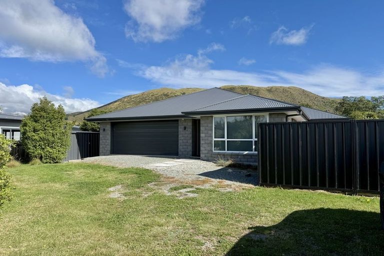 Photo of property in 28 Freyberg Avenue, Kurow, 9435