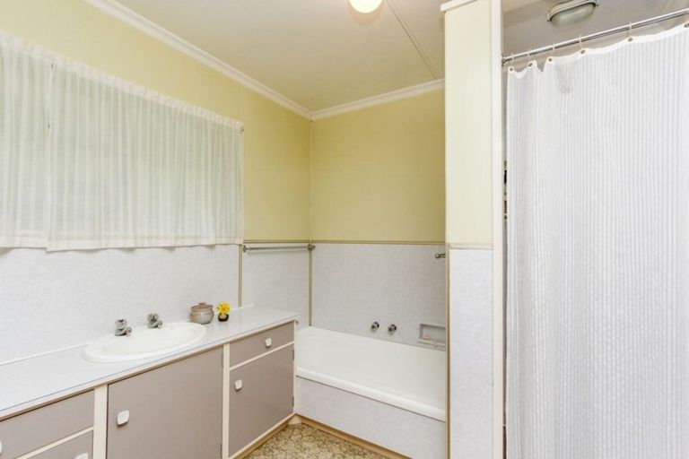 Photo of property in 5 Renown Place, Spotswood, New Plymouth, 4310