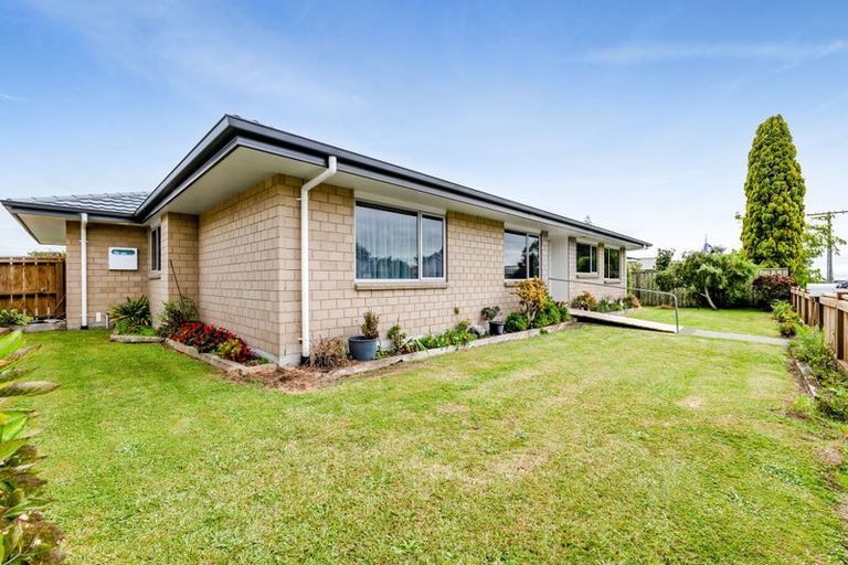 Photo of property in 62 Cutfield Street, Inglewood, 4330