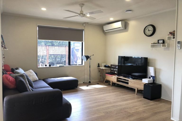 Photo of property in 17 Spoonbill Place, Unsworth Heights, Auckland, 0632