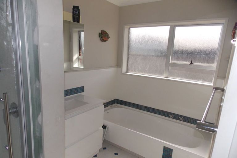 Photo of property in 1 Ouse Street, Rongotea, 4476