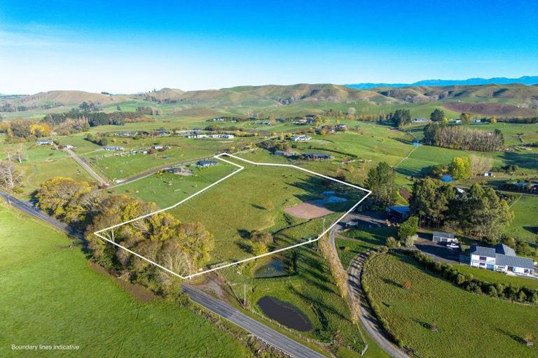 Photo of property in 18 Jg Wilson Drive, Waipukurau, 4281