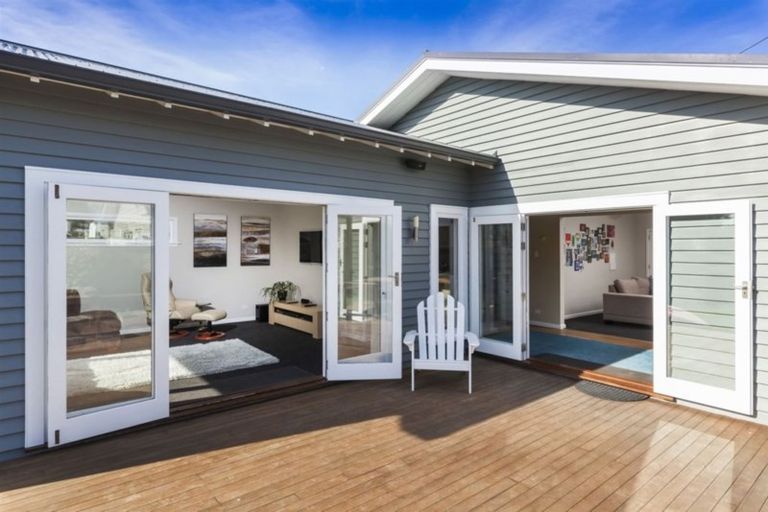 Photo of property in 73 Paparoa Street, Papanui, Christchurch, 8053