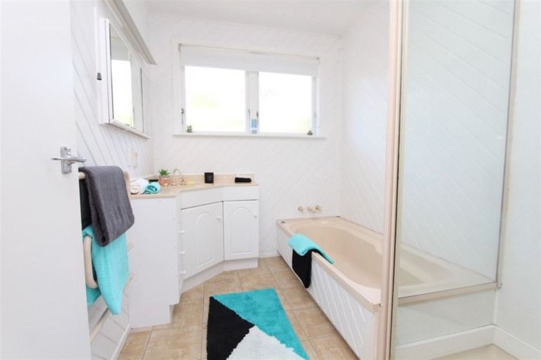 Photo of property in 31 Sunnyview Drive, Brown Owl, Upper Hutt, 5018