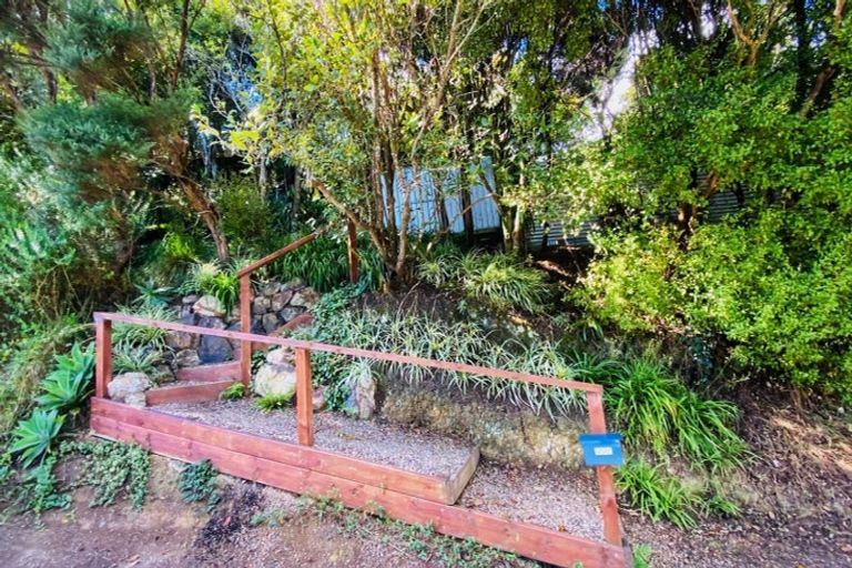 Photo of property in 35 Crescent Road East, Ostend, Waiheke Island, 1081