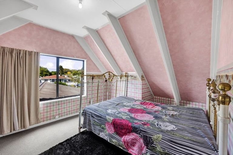 Photo of property in 16 Ropata Street, Hawera, 4610