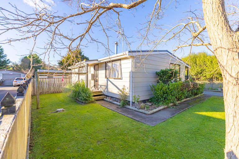 Photo of property in 2 Burmah Street, Aramoho, Whanganui, 4500