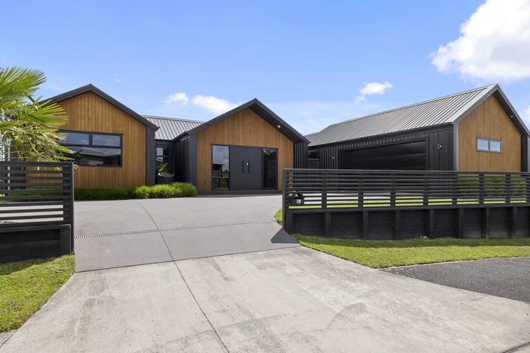 Photo of property in 8a Aderman Place, Hurworth, New Plymouth, 4310