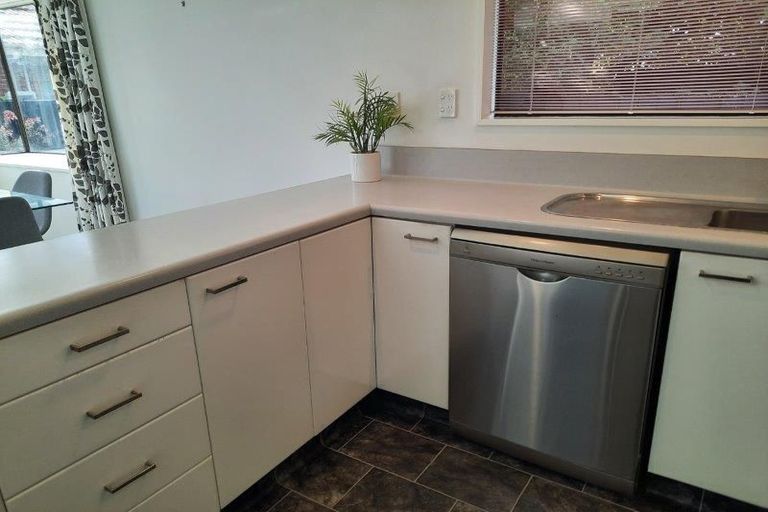 Photo of property in 2 Barrington Street, Somerfield, Christchurch, 8024