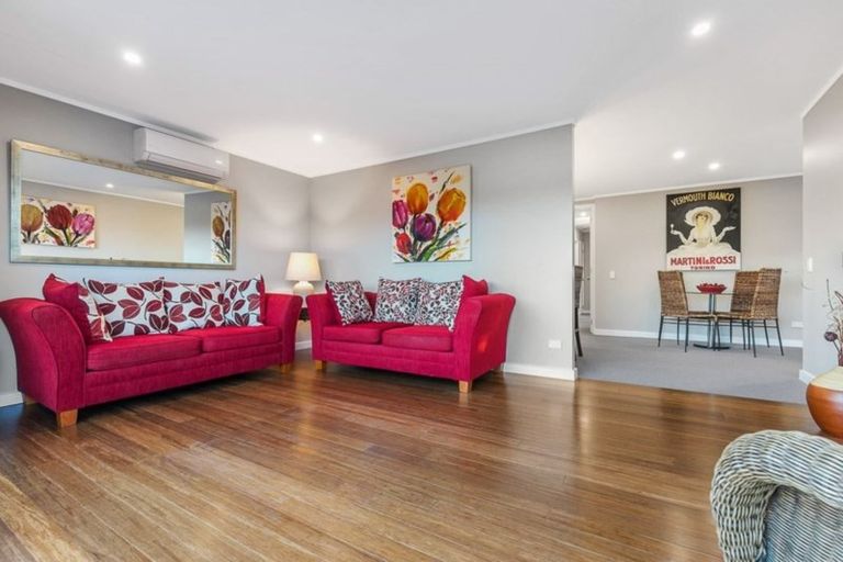 Photo of property in 11 Gurnard Road, Stillwater, Silverdale, 0993