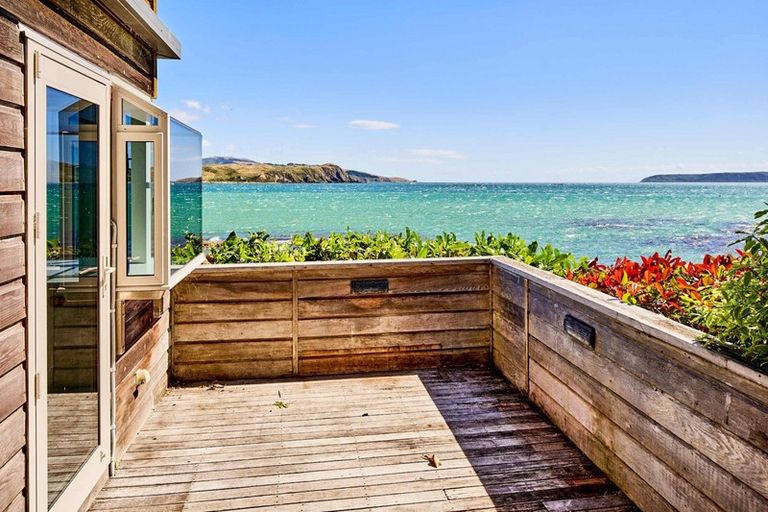 Photo of property in 21 Moana Road, Plimmerton, Porirua, 5026