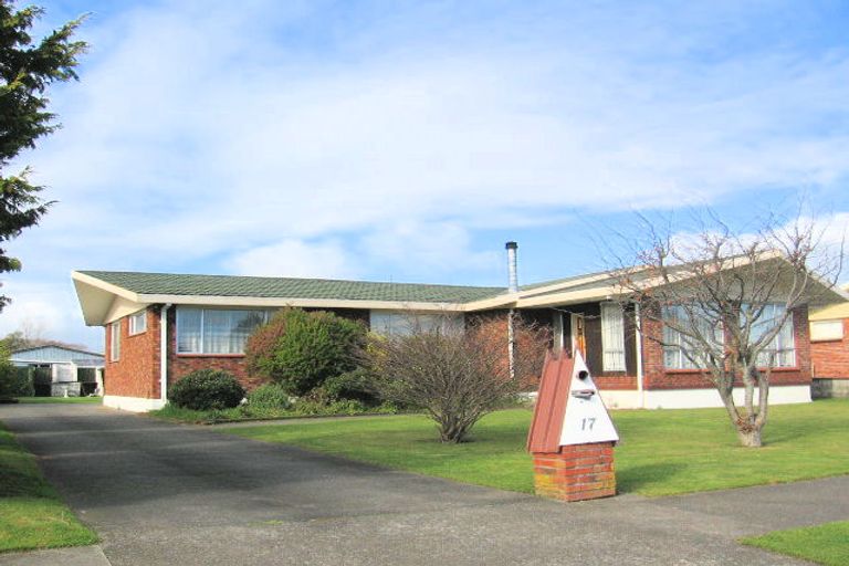 Photo of property in 17 Kennedy Avenue, Feilding, 4702