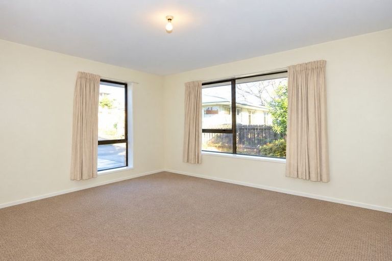 Photo of property in 2/81 Dover Street, St Albans, Christchurch, 8014