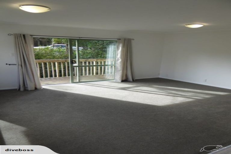 Photo of property in 12a Seaton Road, Murrays Bay, Auckland, 0630