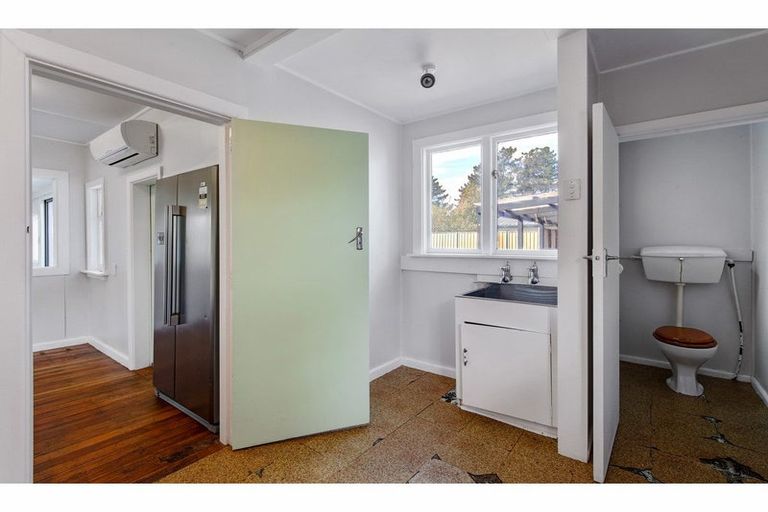 Photo of property in 29 Stalkers Road, Woodend Beach, Woodend, 7691