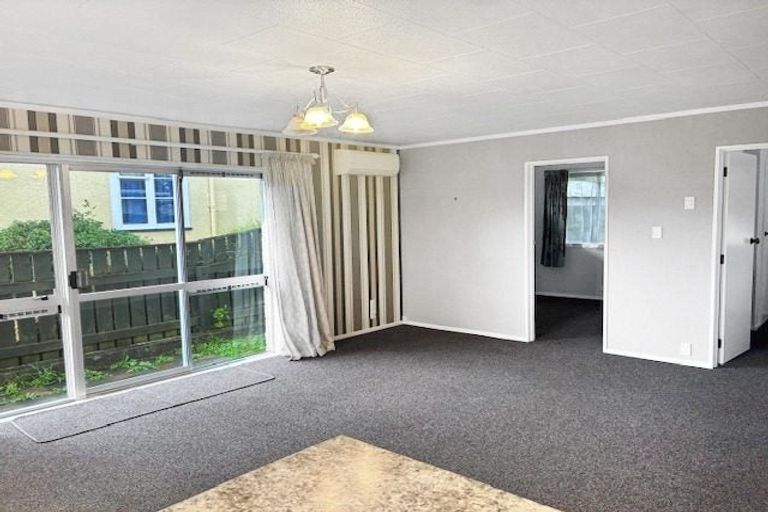 Photo of property in 8a Seddon Street, Dannevirke, 4930