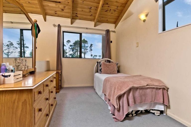 Photo of property in 46 Vintage Drive, Henderson, Auckland, 0612