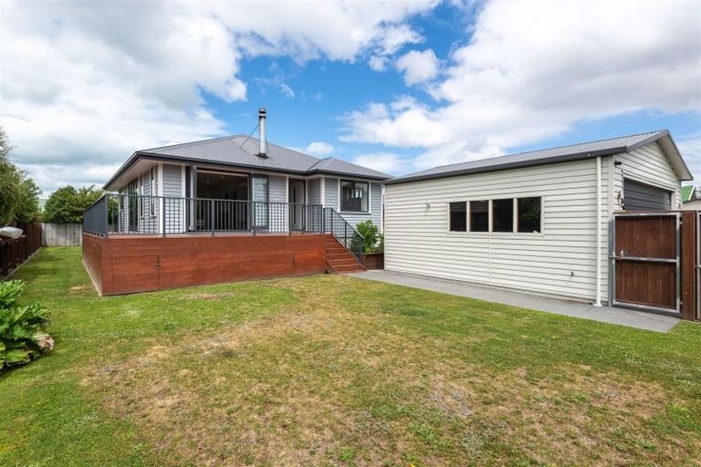Photo of property in 86 Avondale Road, Avondale, Christchurch, 8061