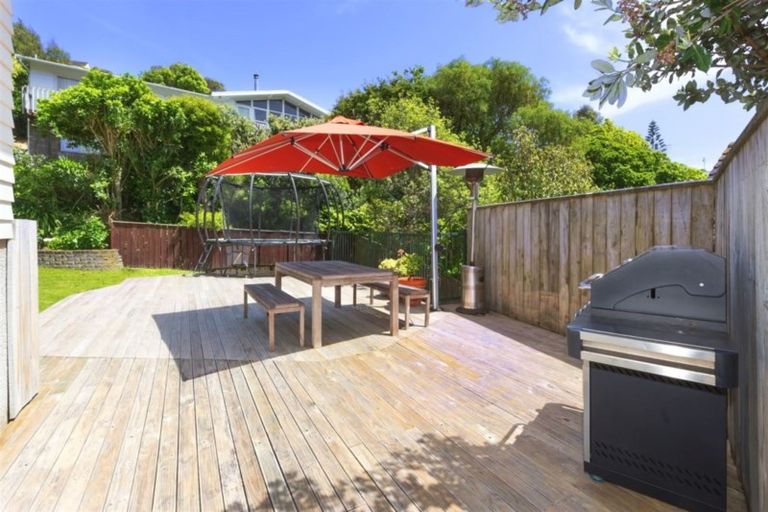 Photo of property in 20 Oak Avenue, Paremata, Porirua, 5024