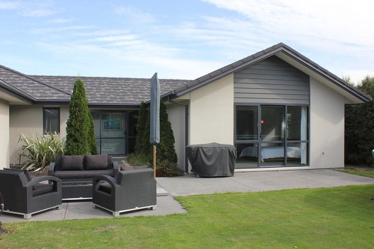 Photo of property in 2 Prebblewood Drive, Prebbleton, 7604