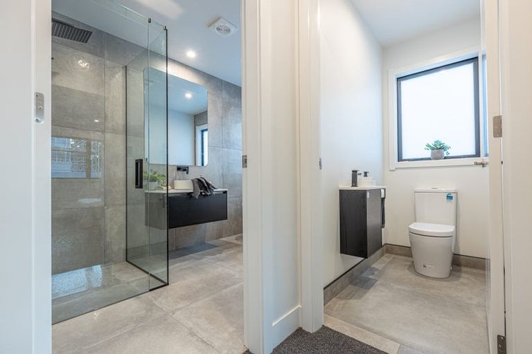 Photo of property in 32 Memorial Drive, Hokowhitu, Palmerston North, 4410