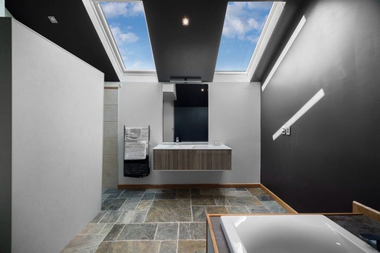 Photo of property in 3 Lancaster Place, Glenorchy, 9372