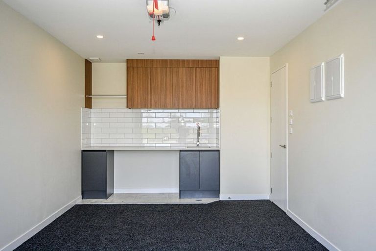 Photo of property in 5 Babos Avenue, Kumeu, 0810