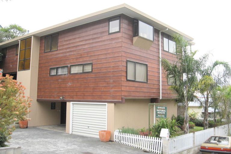 Photo of property in 17 Goldsmith Road, Hospital Hill, Napier, 4110