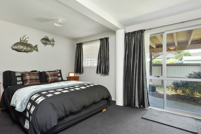 Photo of property in 14 Beach Road, Waikawa, Picton, 7220