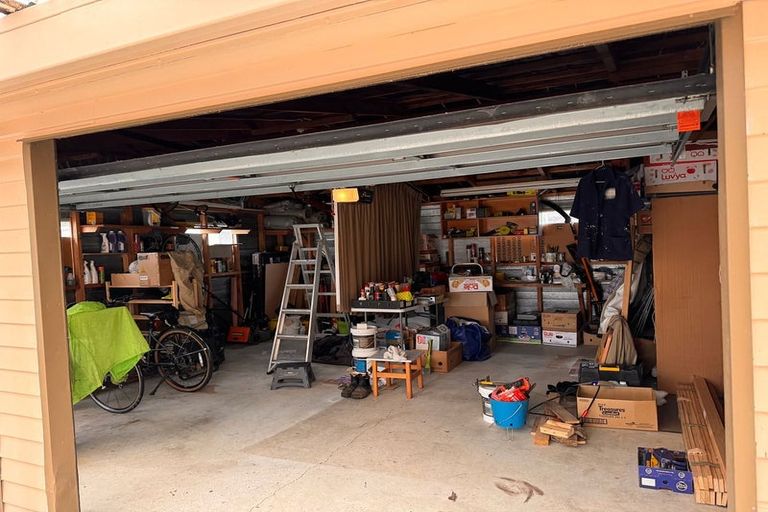 Photo of property in 18 Park Road, West End, Palmerston North, 4412