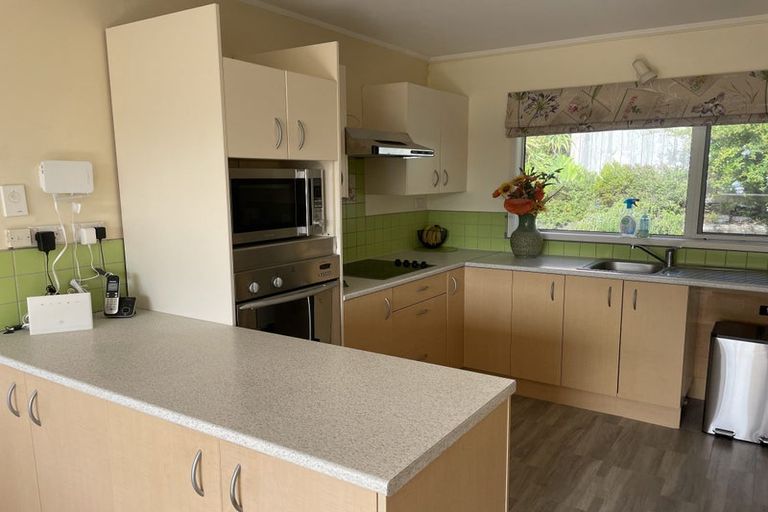 Photo of property in 2/28 Waiau Street, Torbay, Auckland, 0630