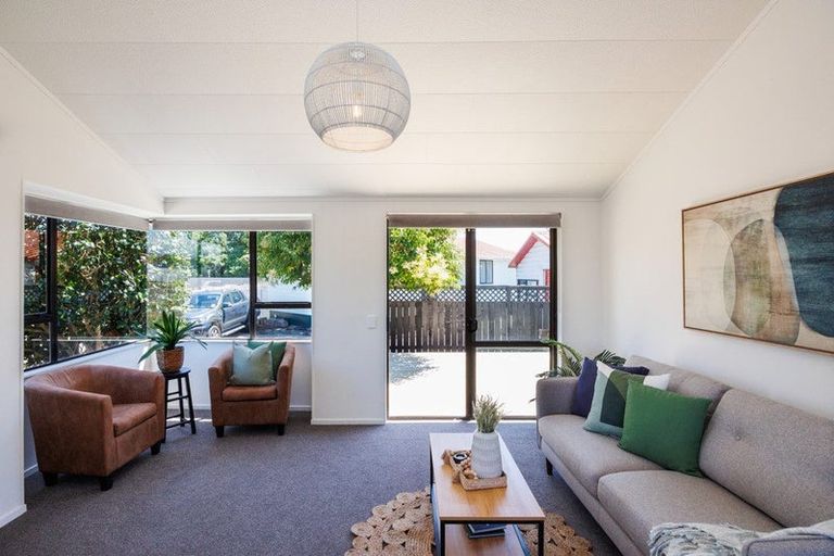 Photo of property in 2/685 Pioneer Highway, Highbury, Palmerston North, 4412