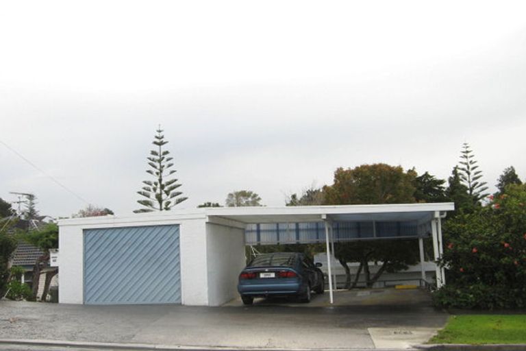 Photo of property in 40 Selwyn Road, Cockle Bay, Auckland, 2014