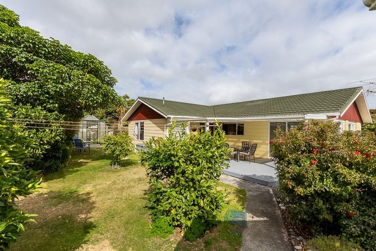 Photo of property in 15 Belvedere Avenue, Waikanae, 5036