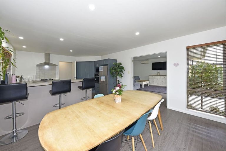 Photo of property in 37 Ernest Gray Place, Halswell, Christchurch, 8025