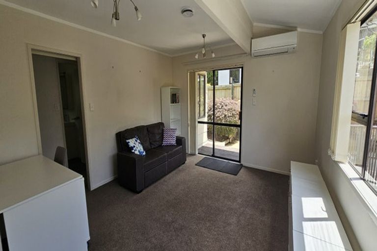 Photo of property in 1/32 Palliser Lane, Browns Bay, Auckland, 0630